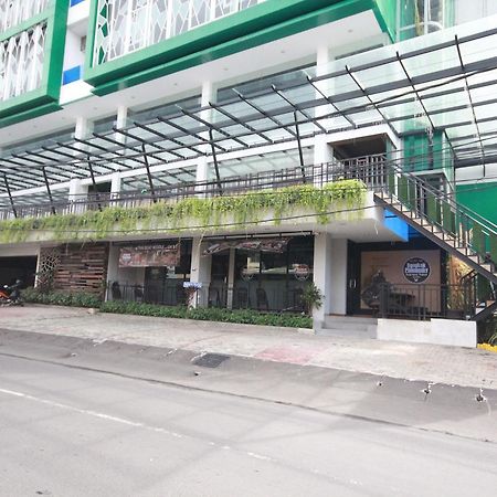 Harvia Suites Kebon Jeruk Jakarta Extérieur photo