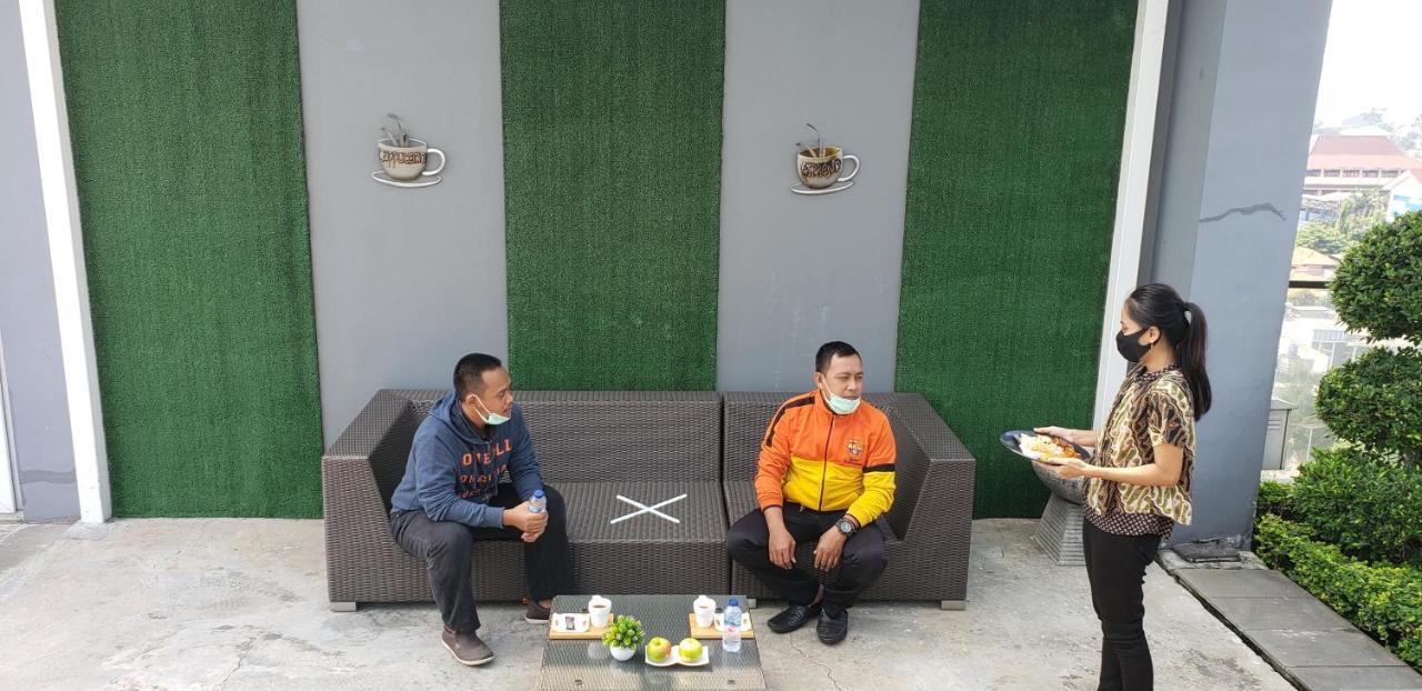 Harvia Suites Kebon Jeruk Jakarta Extérieur photo
