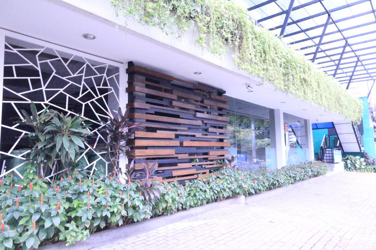 Harvia Suites Kebon Jeruk Jakarta Extérieur photo