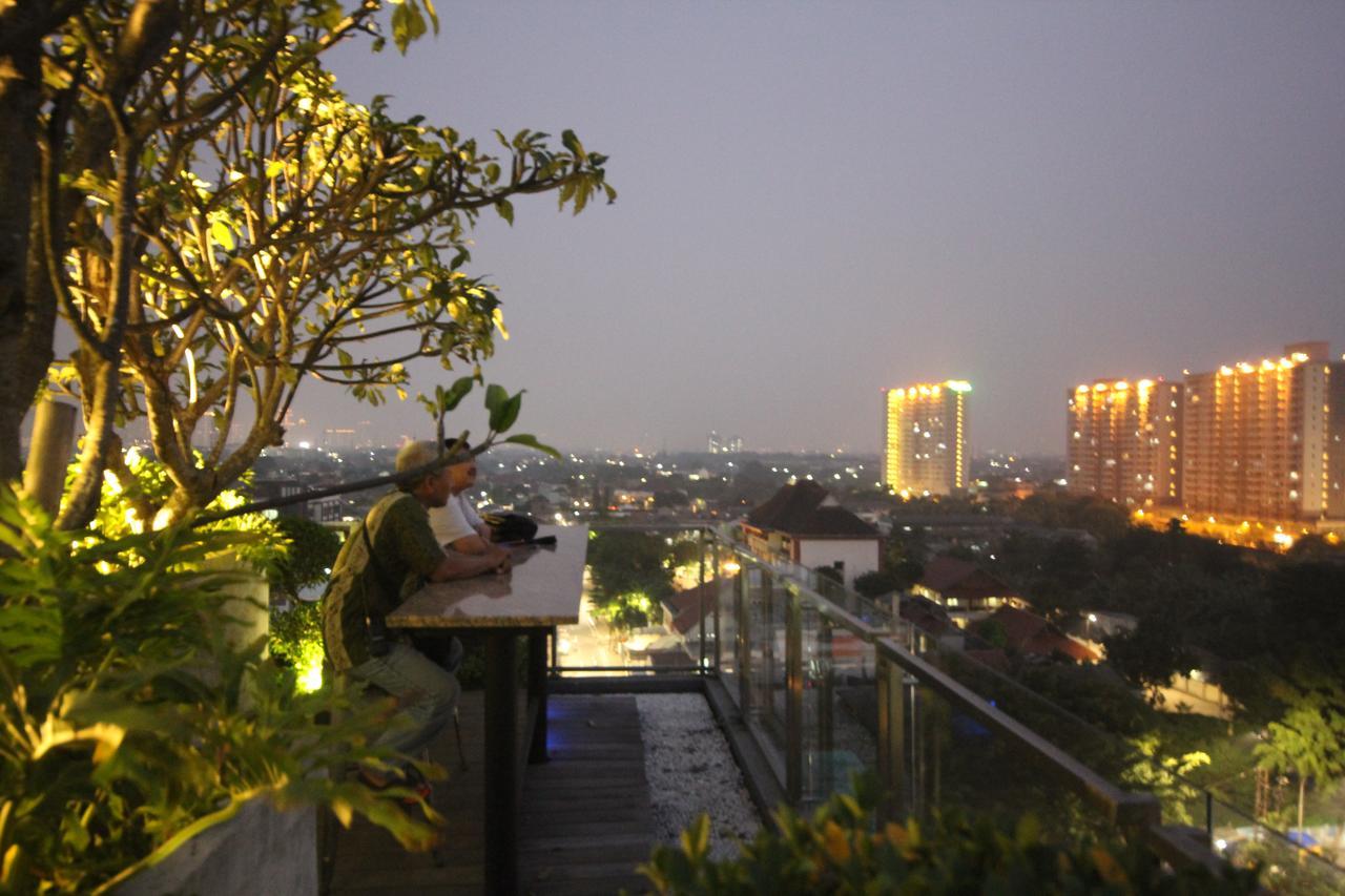 Harvia Suites Kebon Jeruk Jakarta Extérieur photo