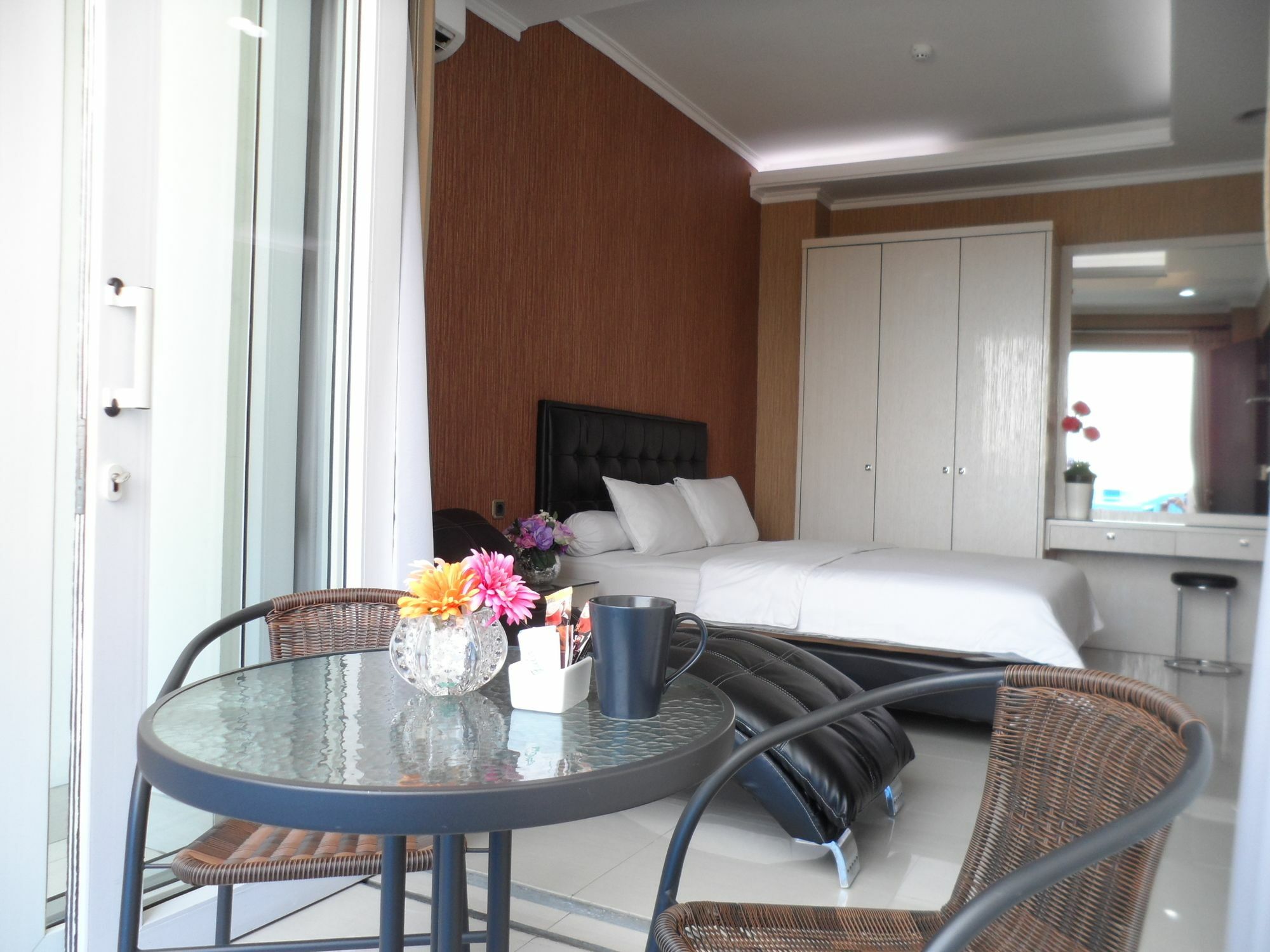 Harvia Suites Kebon Jeruk Jakarta Extérieur photo